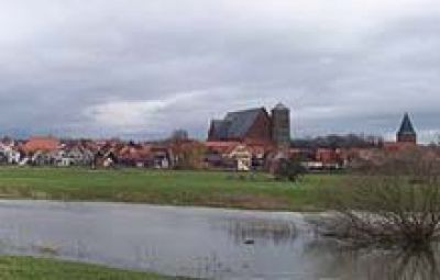 Kleiner Spielplatz im Außenbereich